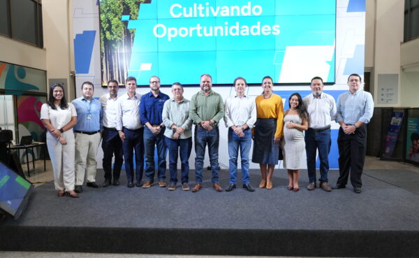 Prefeito de Ribas do Rio Pardo participa do lançamento do Mini‑Documentário “Cultivando Oportunidades”