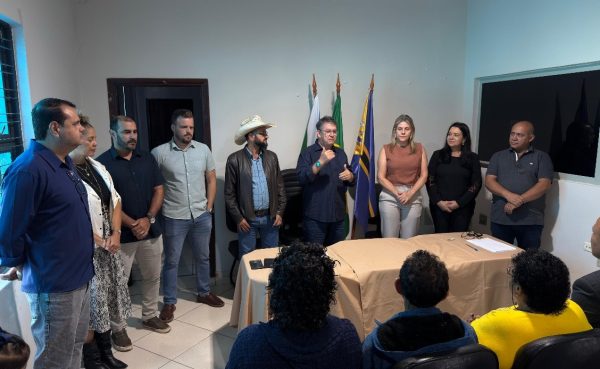 Prefeitura de Ribas do Rio Pardo empossa 14 novos servidores concursados