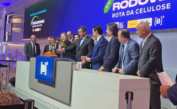 Leilão da Rota da Celulose impulsiona desenvolvimento de Ribas do Rio Pardo: Prefeito Roberson destaca avanço histórico para o município